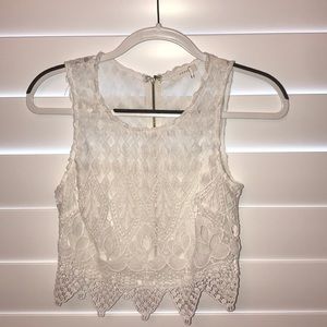 White designed tank top